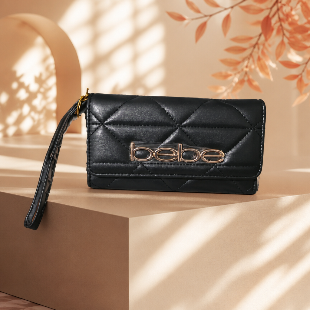 Gia Trifold Wristlet in Black
